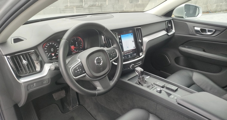 Volvo V60 cena 98277 przebieg: 133000, rok produkcji 2018 z Międzyrzecz małe 742